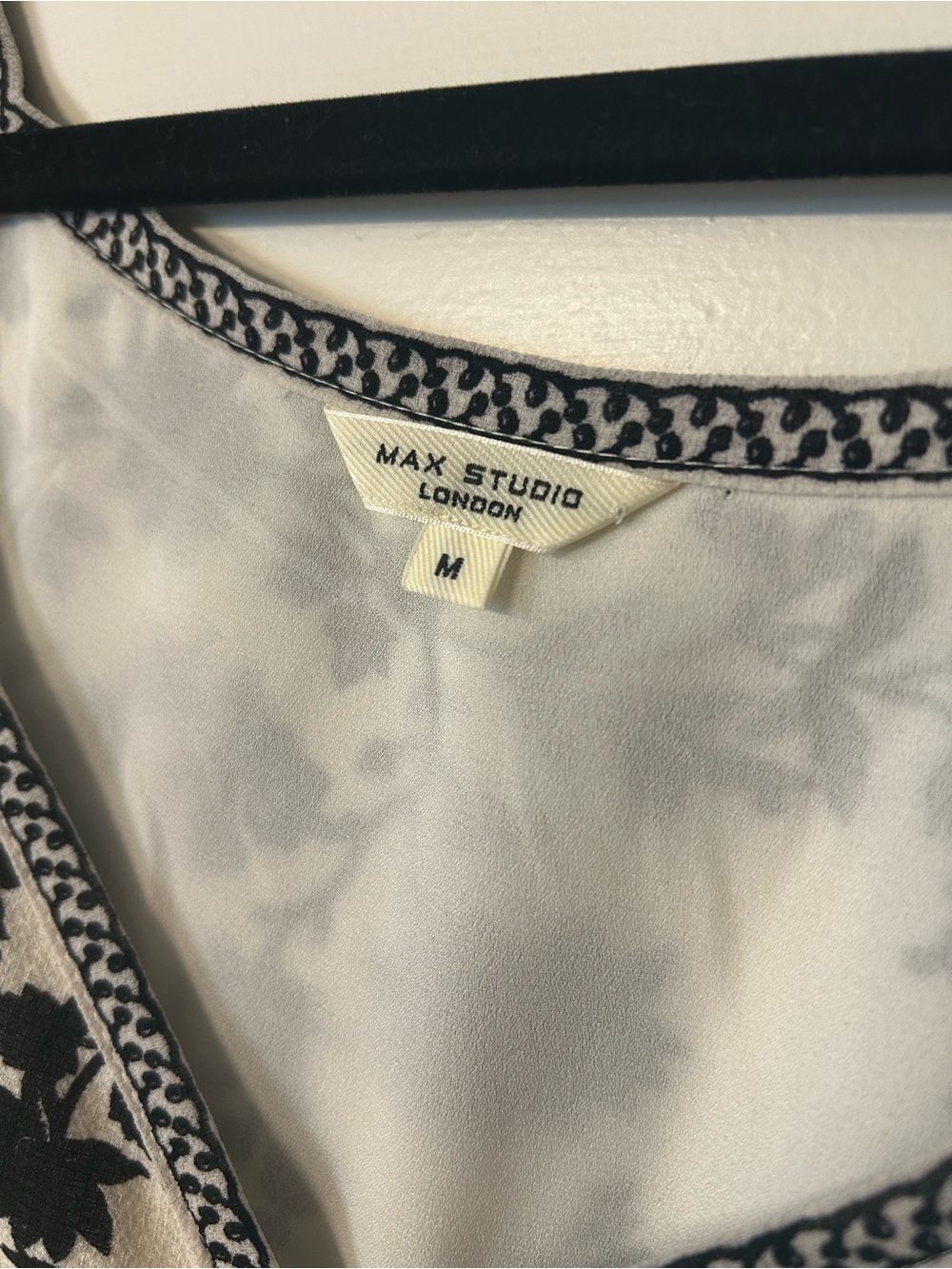 Max Studio Black and White Floral V-Neck Maxi Dress - Picture 3 of 7